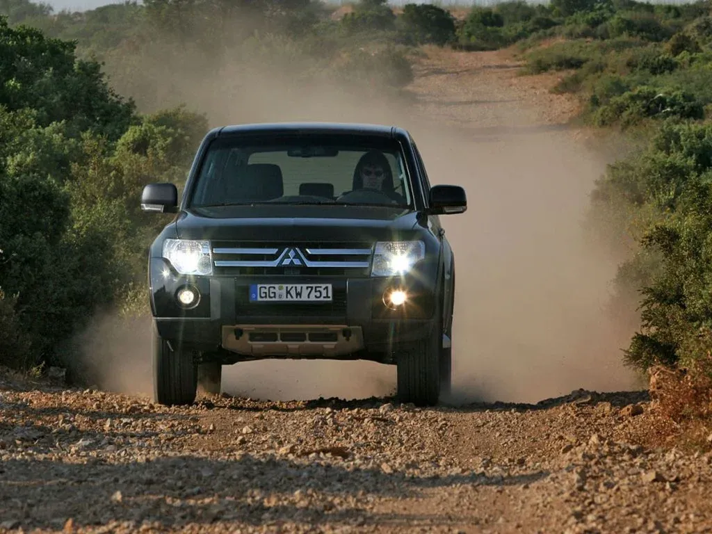 mitsubishi-pajero-2026-r-ckkehr-mit-leiterrahmen-autoscout24